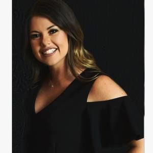 Meet your Posher, Cassandra